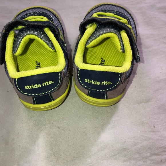 Baby walking shoes - Picture 3 of 5